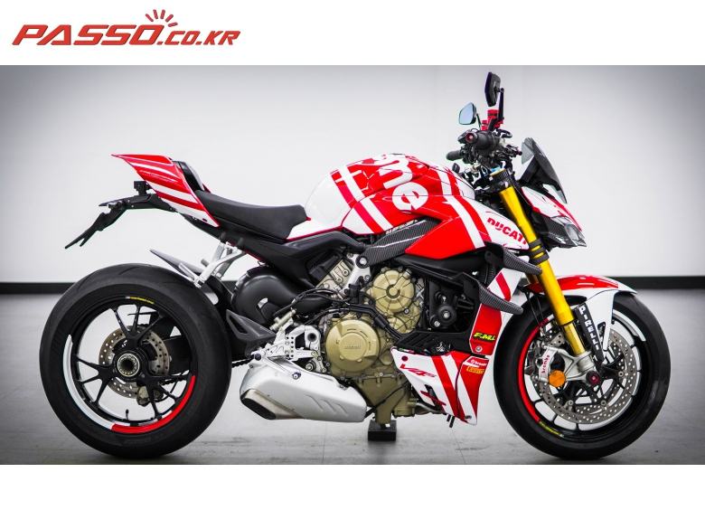 두카티 스트리트 파이더 V4s 2022년식 중고 바이크