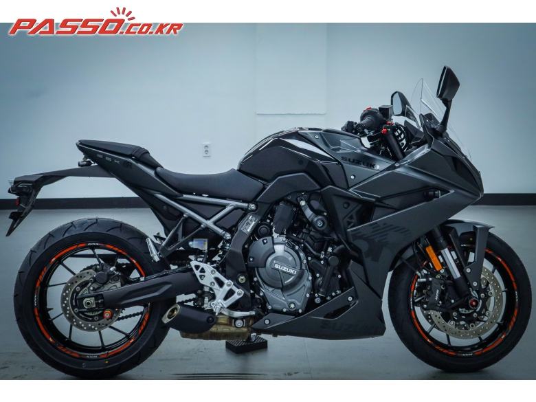 스즈키 GSX - 8 R 2024년식 중고 바이크